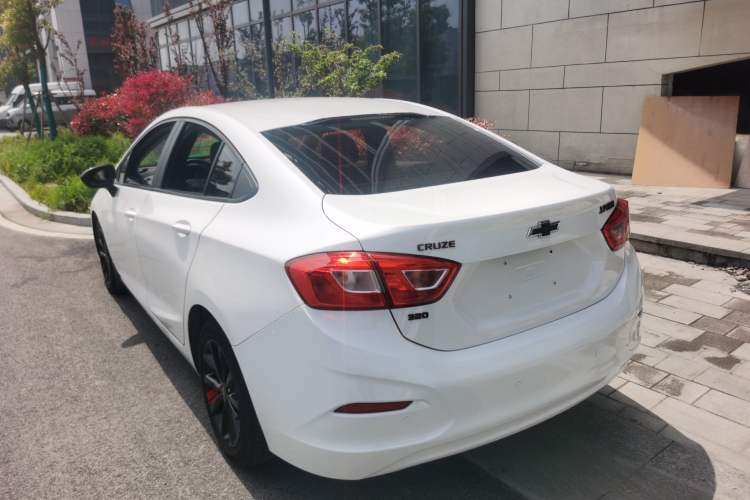 Used Chevrolet Cruze 2018 Redline 320 Automatic Pioneer Edition Rear Left 45 Deg