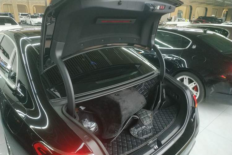 Used Mercedes-Benz E-Class New Energy 2024 E 350 e L Plug-in Hybrid Sedan