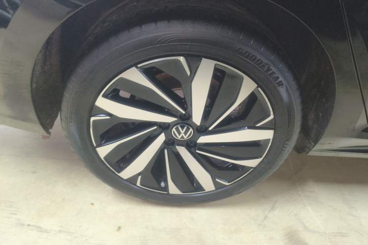 Used Volkswagen Passat 2023 Revised 380TSI Luxury Edition
