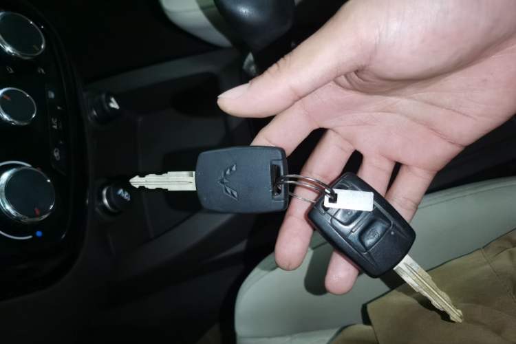 Used Wuling Rongguang V 2018 1.5L Standard Version
