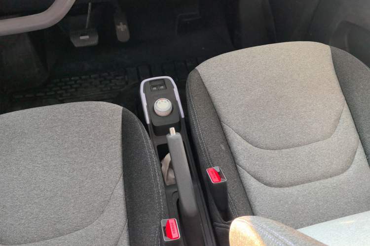 Used Chery QQ Ice Cream 2022 120km Conical Shape Lithium Iron Phosphate Gear Lever