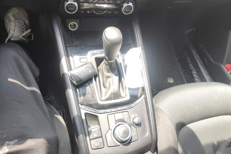 Used Mazda CX-5 2024 2.0L Automatic Two-Wheel Drive ZhiShang Version Gear Lever