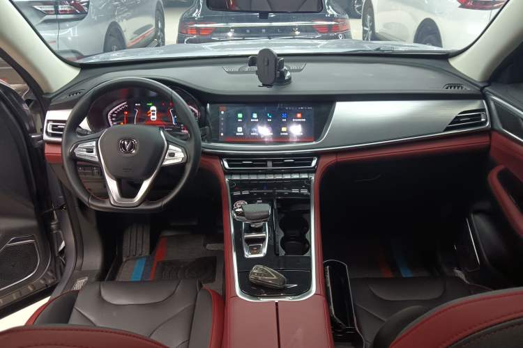 Used Changan CS85 COUPE 2023 1.5T DCT Luxury Version
