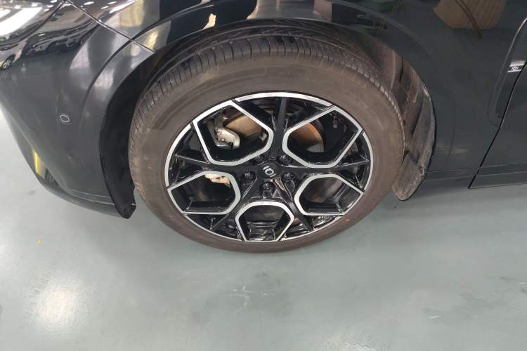 Used CHANGAN NEVO A07 2025 Blue Whale Pure Electric 625 Flagship Model Left Front Wheel Hub