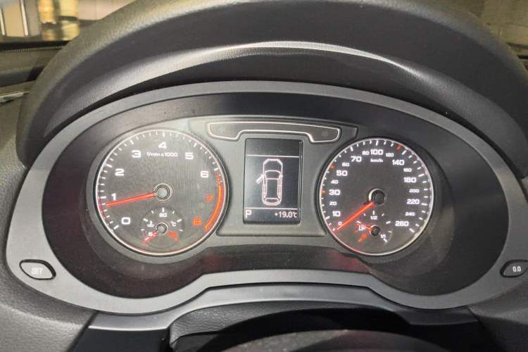 Used Audi Q3 2015 30 TFSI Ambition Edition Instrument Cluster