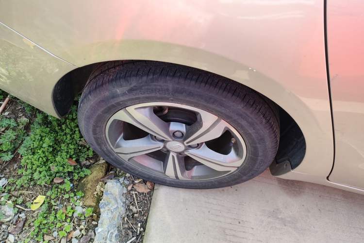 Used Geely Auto Emgrand GL 2018 1.8L Manual Elite Smart Connectivity Version Exterior 5