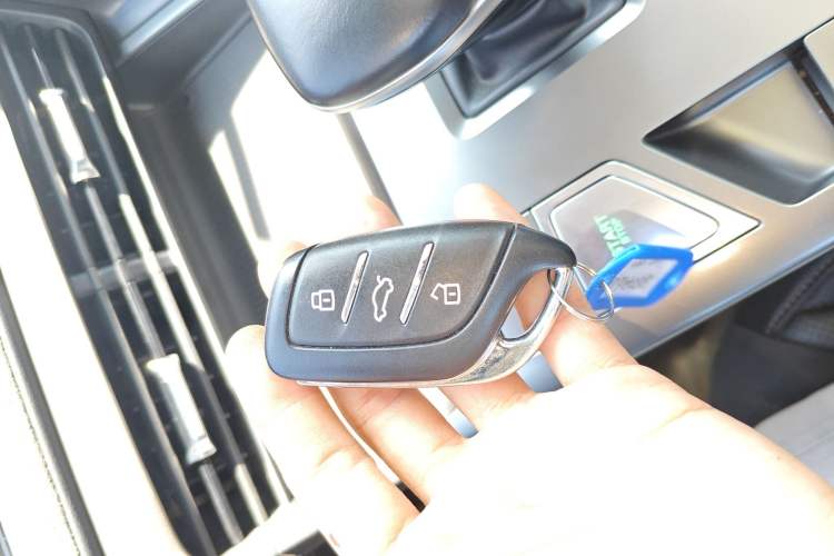 Used Roewe D5X DMH 2024 135 Tech Edition