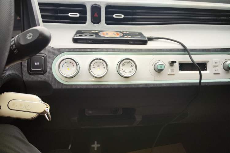 Used Wuling Hongguang MINIEV 2022 Macaron Premium Model – Lithium Iron Phosphate