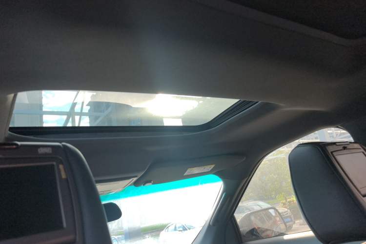 Used Ford Explorer 2013 3.5L Deluxe Model Headliner