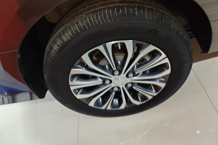Used Buick GL8 2021 Land Cruiser Executive Class 652T Smart Luxury Model Right Rear Wheel Hub
