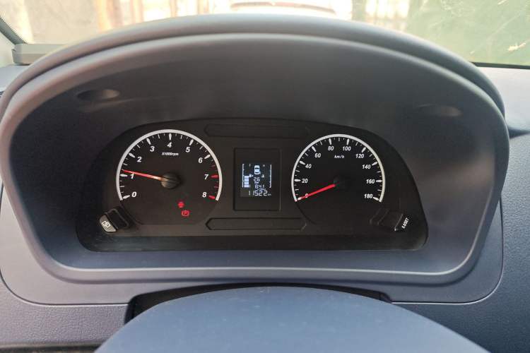 Used FORTHING Lingzhi PLUS 2024 1.5T Manual Luxury 7-Seater
