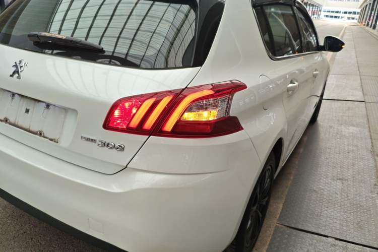 Used Peugeot 308S 2015 1.2T Automatic Jingchi Edition Right Rear Taillight