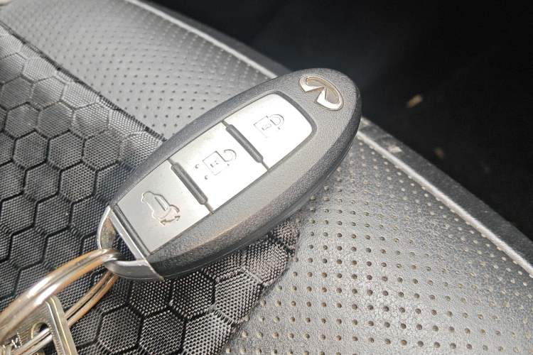 Used Infiniti QX50 2018 2.0T Two-Wheel Drive Fashion Edition Vehicle Key