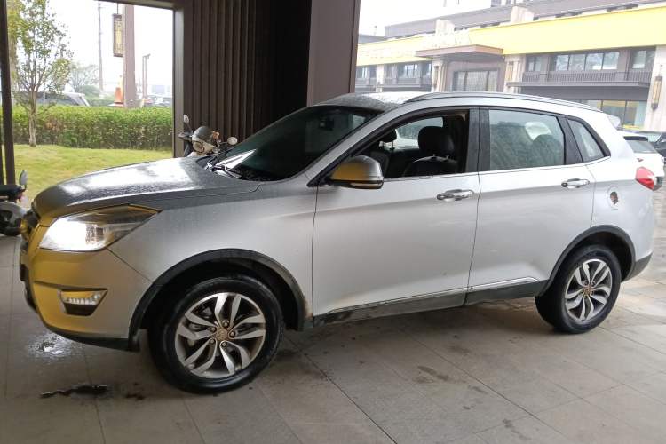 Used BAIC Senova X65 2015 2.0T Manual Elite Edition
