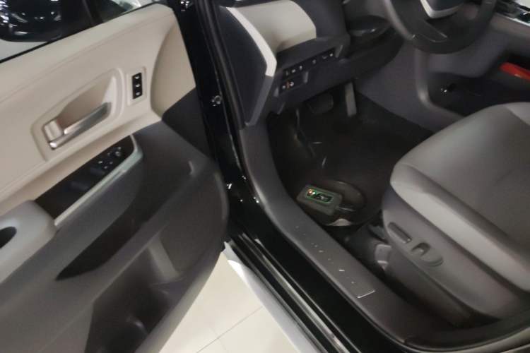 Used Toyota Granvia 2023 2.5L Hybrid Prestige PLUS Edition Driver Seat