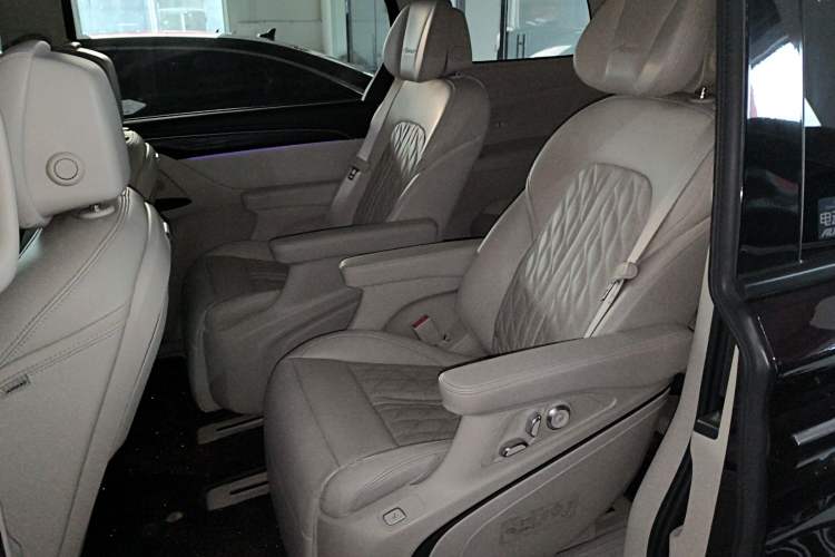 Used Buick GL8 2020 Avenir Avia Six-Seat Deluxe Edition
