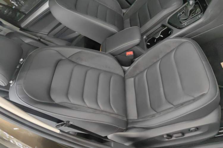 Used Volkswagen Tiguan L 2017 330TSI Automatic Two-Wheel Drive Luxury Edition