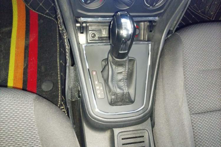 Used Volkswagen Bora 2017 1.6L Automatic Fashion Model Gear Lever