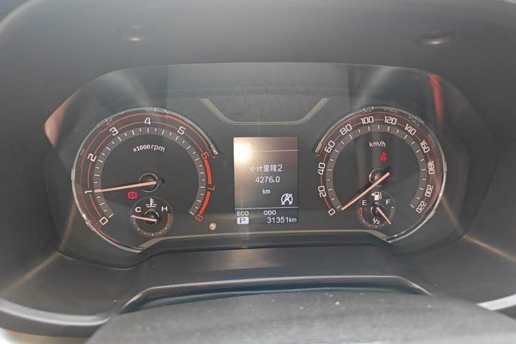 Used SAIC MAXUS T60 2017 2.0T Gasoline Automatic Two-Wheel Drive High-Ride Elite Standard Cabin
