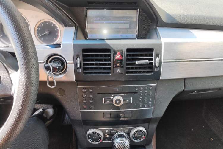 Used Mercedes-Benz GLK-Class 2010 GLK 300 4MATIC Fashion Model