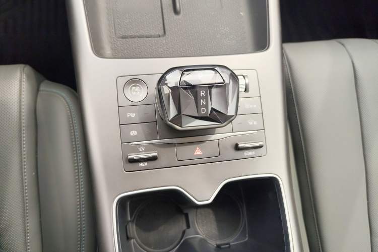 Used BYD Song Pro New Energy 2025 Second-Generation Intelligent Driving Version DM-i 115KM Excellence Edition Gear Lever