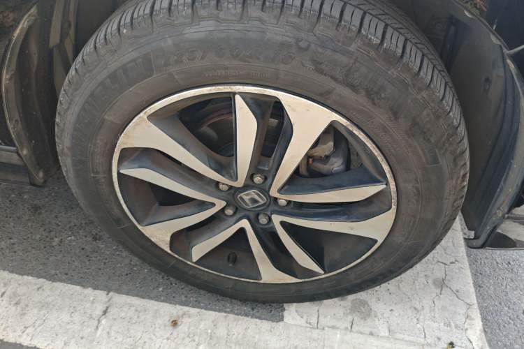 Used Honda Crosstour 2014 3.0L AWD Prestige Navigation Edition Right Front Wheel Hub