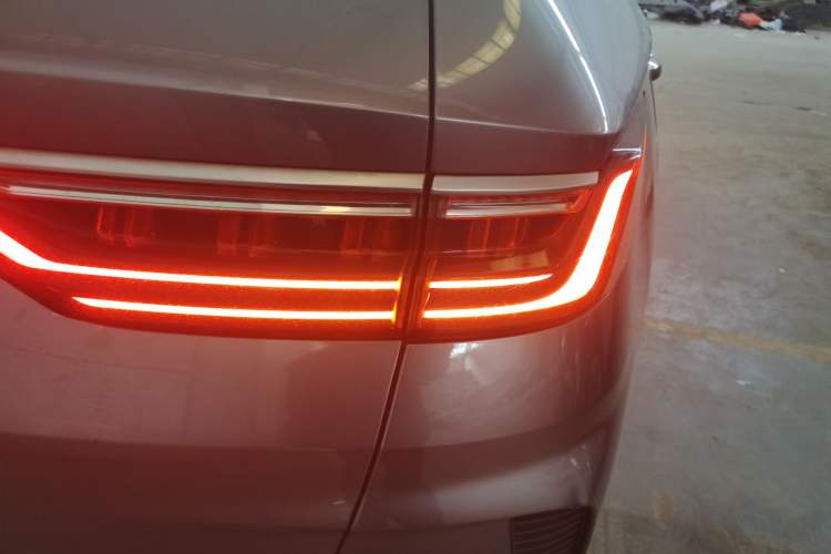 Used BYD Song PLUS New Energy 2021 DM-i 110KM Flagship PLUS Right Rear Taillight