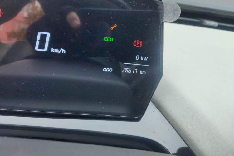 Used Chery QQ Little Ant 2024 Revised Edition Youth Version 321 km Cool Love Edition 29.23 kWh
