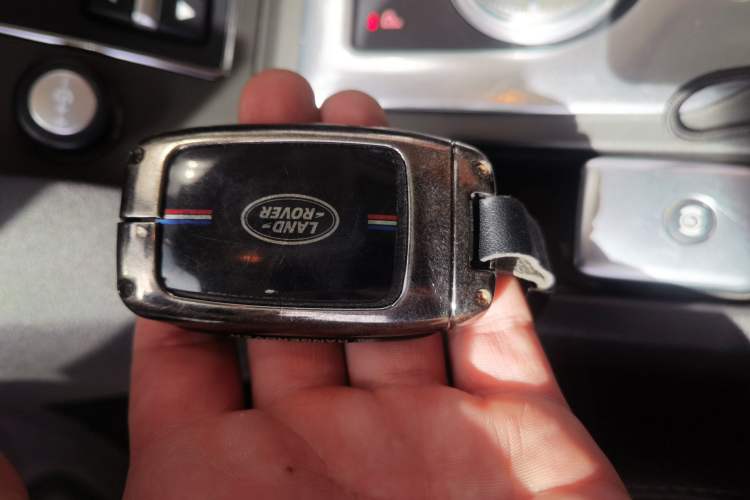 Used Land Rover Discovery 2014 3.0 SC V6 HSE Luxury Vehicle Key