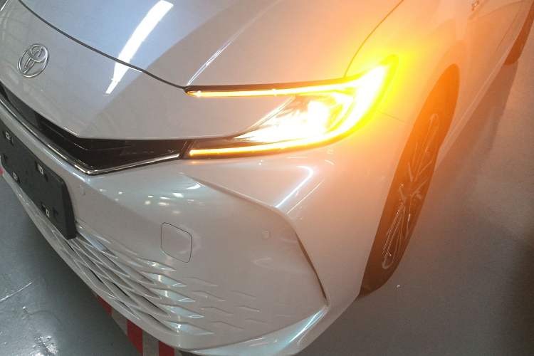 Used Toyota Camry 2024 Dual-Engine 2.5HG Prestige Edition
