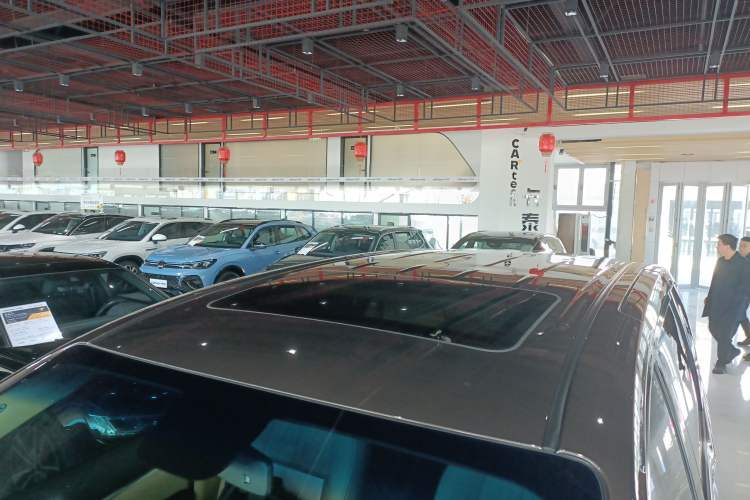 Used Buick GL8 2023 Facelifted Land Cruiser Executive Luxury Version