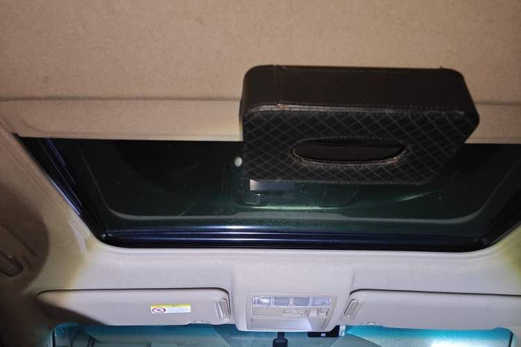 Used Toyota Highlander 2011 2.7L Two-Wheel Drive 7-Seater Luxury Edition