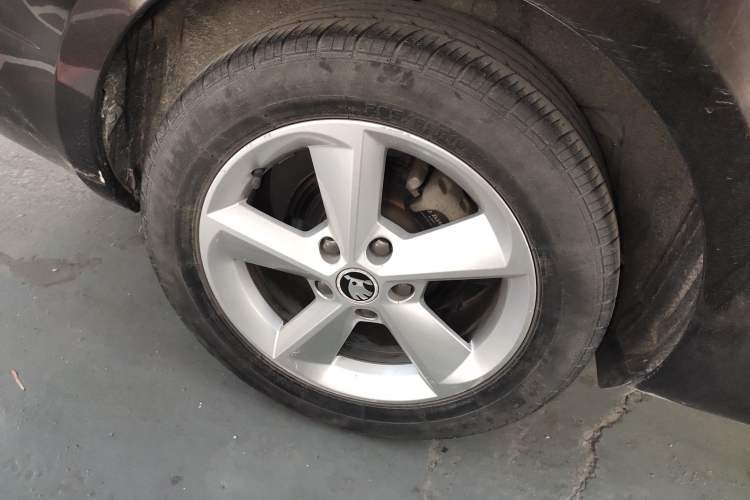 Used Skoda Octavia 2015 1.6L Manual Yijie Edition
