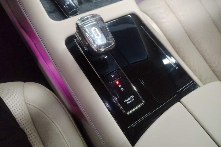 Used Hima AITO M7 2024 1.5T Intelligent Driving Rear-Drive Max Edition 5 Seats Gear Lever