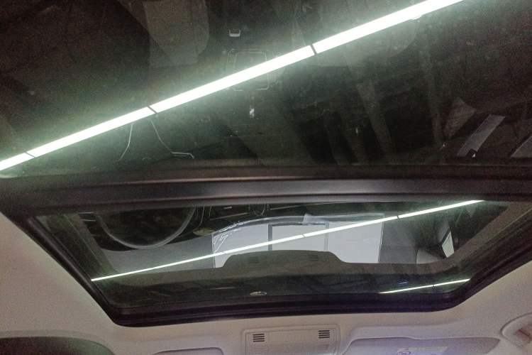 Used Volkswagen Magotan 2023 2 Million Units Commemorative Edition 330TSI DSG Luxury Version Headliner