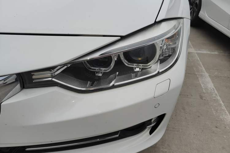 Used BMW 3 Series 2015 316Li Fashion Model
