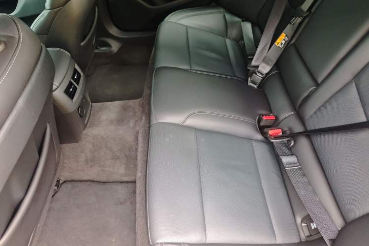 Used Cadillac CT5 2023 28T Luxury Edition (Standard Version) Left Rear Seat