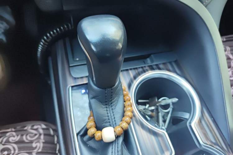 Used Toyota Camry 2018 2.5G Luxury Edition Gear Lever