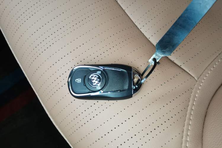 Used Buick GL6 2021 323T Mild Hybrid Connect Luxury Model
