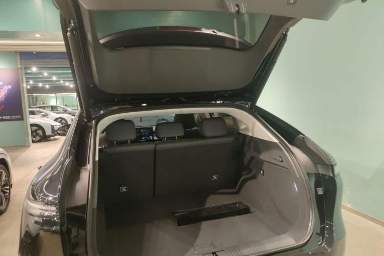 Used XPeng G6 2025 625 Long-Range Max Flagship Edition
