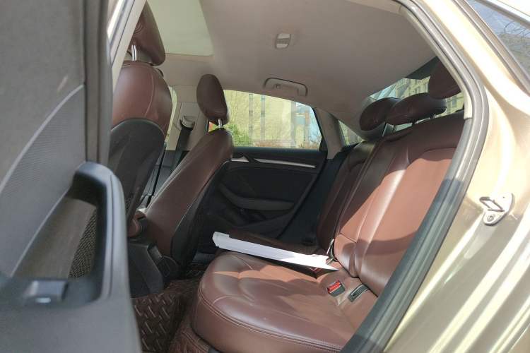 Used Audi A3 2014 Limousine 35 TFSI Automatic Fashion Model
