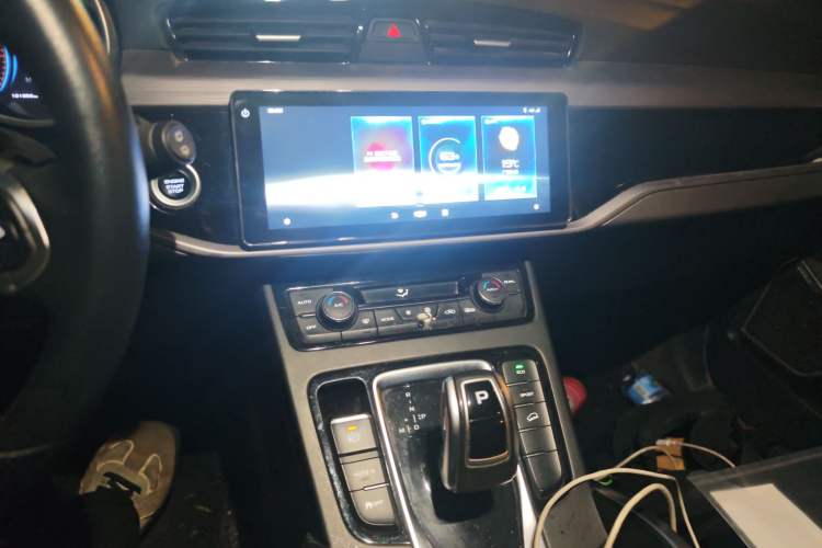 Used Geely Auto Emgrand X7 Sport 2021 Million Edition 1.8TD DCT Two-Wheel Drive Luxury Model
