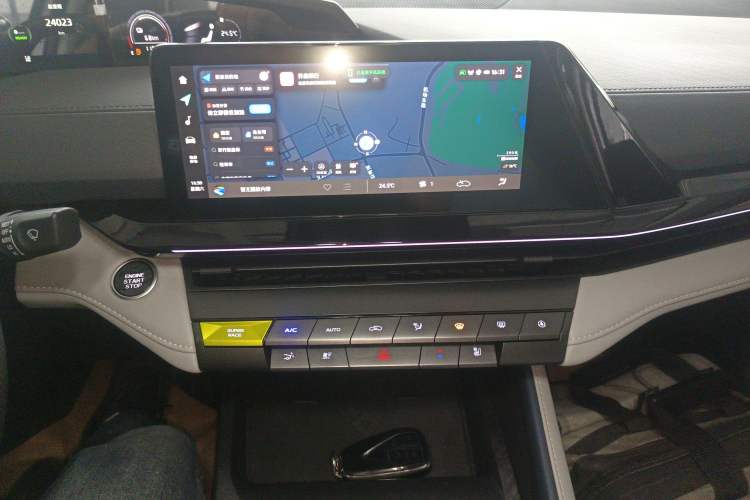 Used Changan UNI-V iDD 2023 ZhiDian iDD 1.5T 113km ZhiKu Model
