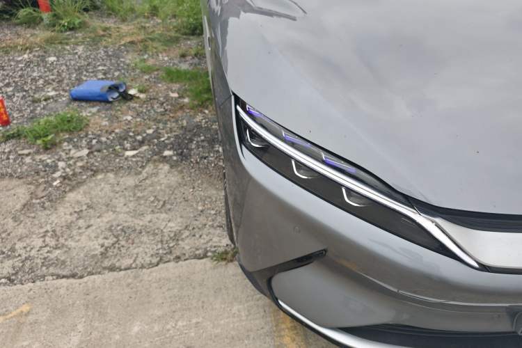 Used BYD Han 2020 EV Long-Range Luxury Model Right Front Headlight