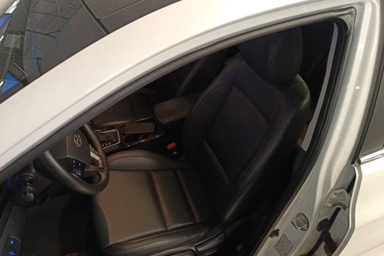 Used Hyundai Mistra 2014 1.8L Automatic Smart GLS Left Front Seat