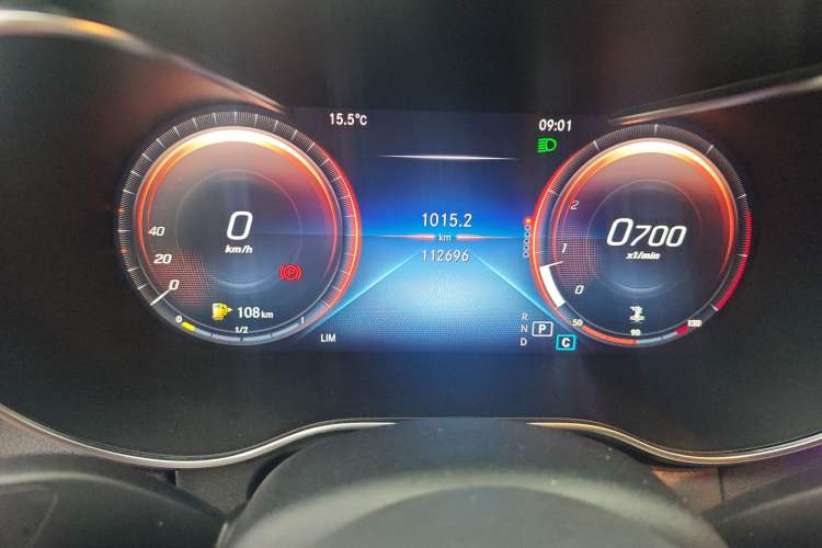 Used Mercedes-Benz C-Class 2020 C 200 L Fashion Edition Sport Version Odometer Close Up