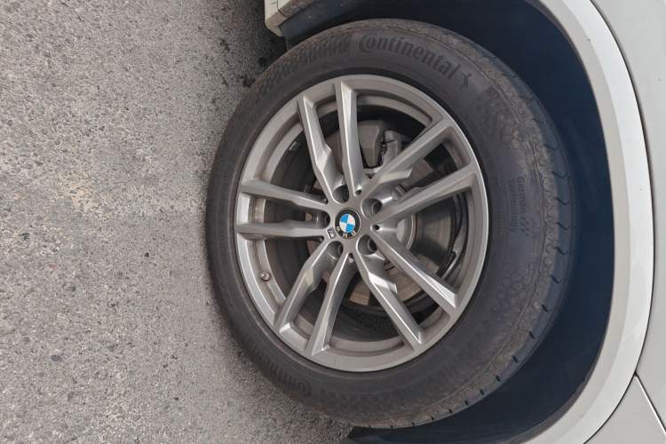 Used BMW X3 2020 xDrive25i M Sport Package Right Front Wheel Hub