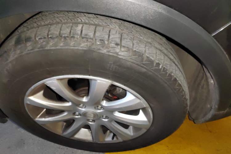 Used Buick Envision 2018 20T Two-Wheel Drive Luxury Model Right Front Wheel Hub