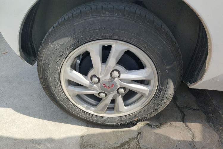 Used Wuling Hongguang MINIEV 2020 Enjoyment Model Lithium Iron Phosphate Exterior 5