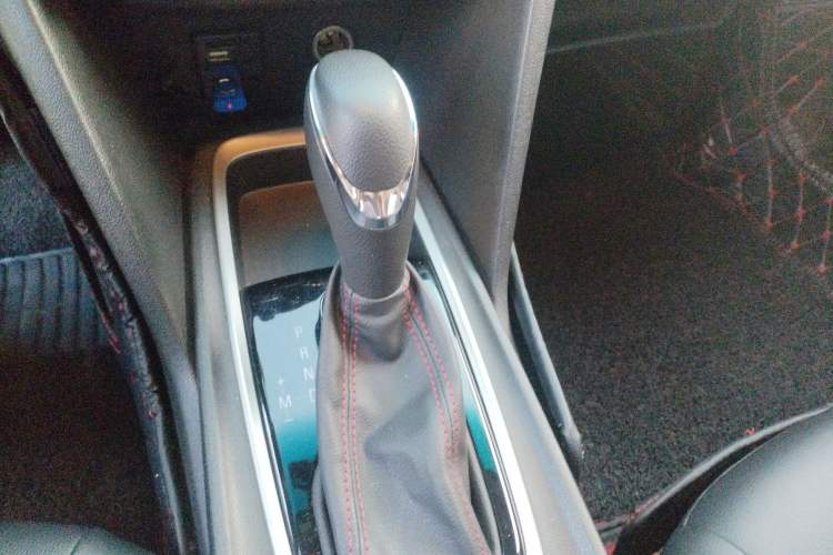 Used Chevrolet Monza 2019 Redline 320T Dual-Clutch Sporty Version China VI Standard Gear Lever